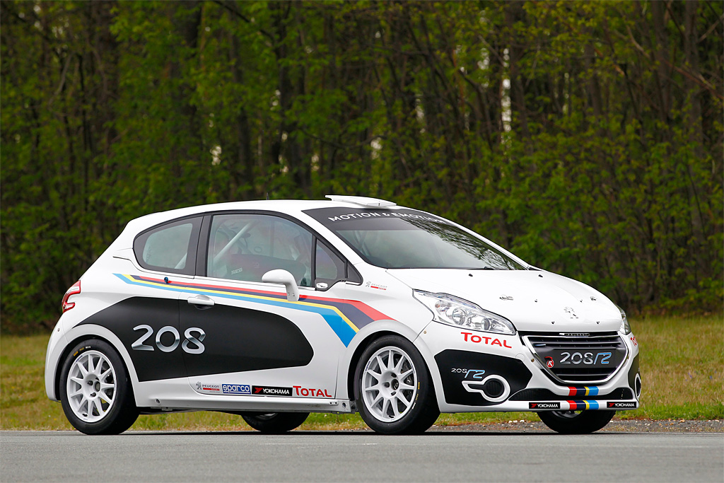 Brian Madsen starter i en ny Peugeot 208 R2 som denne ved Tvilum Rally Show